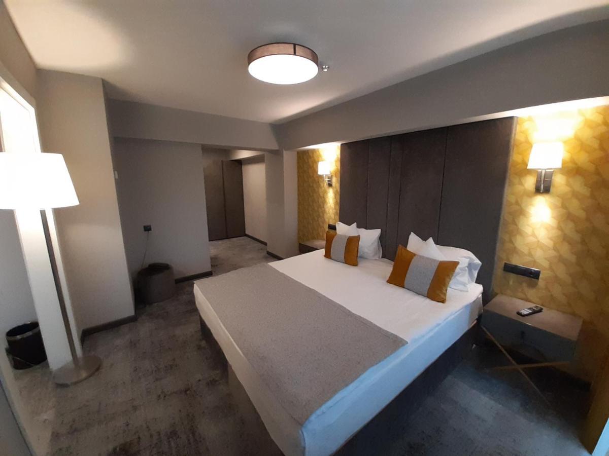 Hotel Univers Cluj-Napoca Eksteriør billede