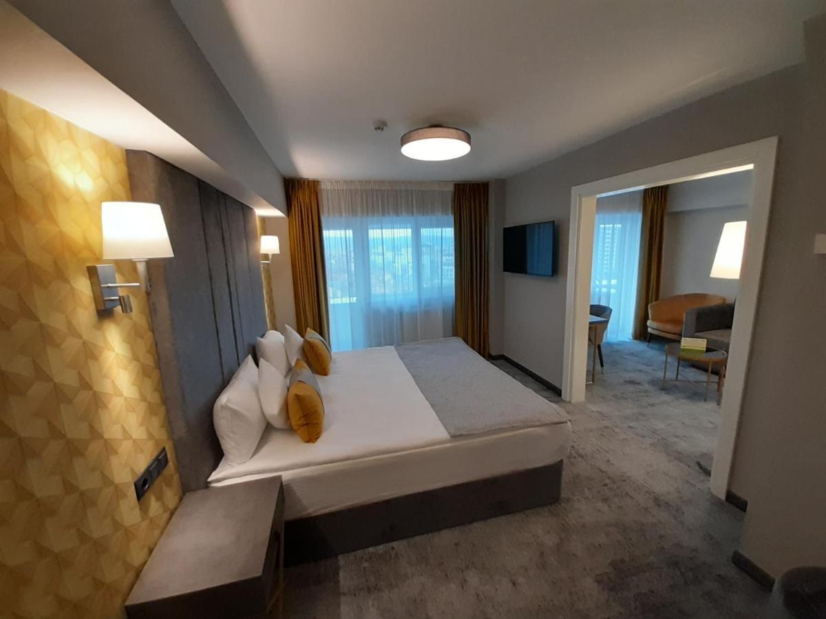 Hotel Univers Cluj-Napoca Eksteriør billede