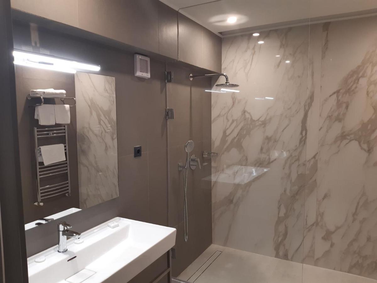 Hotel Univers Cluj-Napoca Eksteriør billede