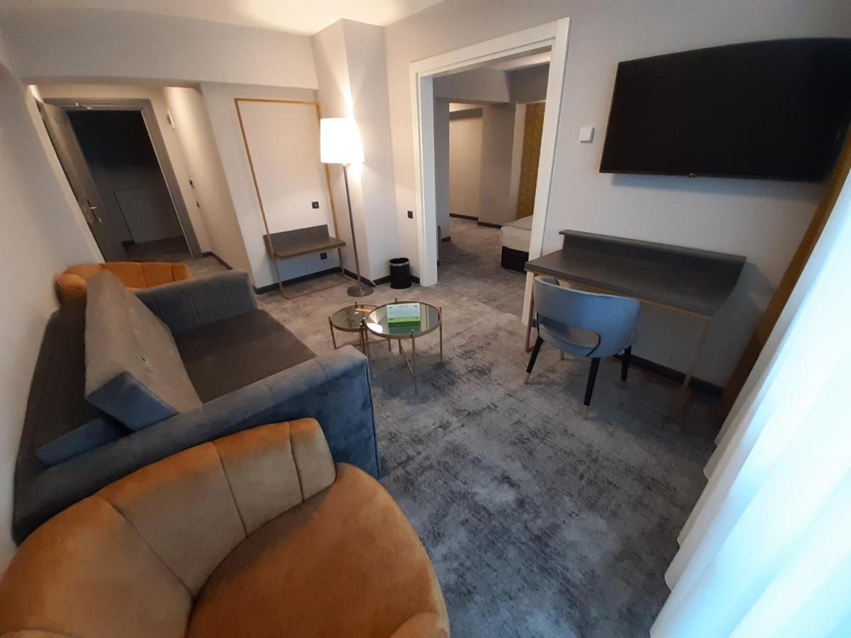 Hotel Univers Cluj-Napoca Eksteriør billede