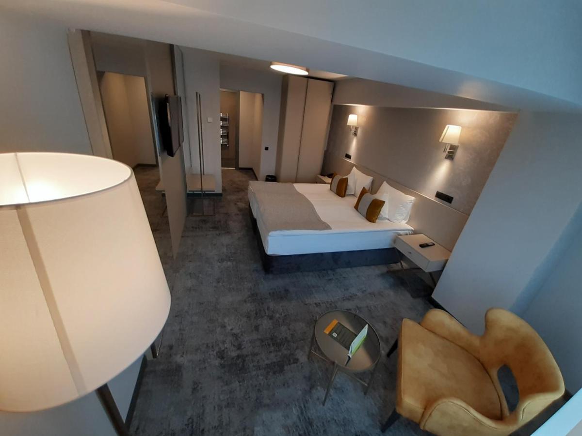 Hotel Univers Cluj-Napoca Eksteriør billede