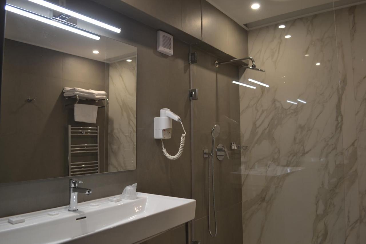 Hotel Univers Cluj-Napoca Eksteriør billede